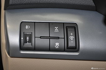 2013款索兰托2.4L自动汽油豪华版7座