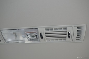 2016款凯路威2.0T自动四驱舒适版9座