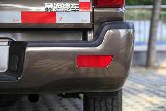 2015款黄海N2 2.8T四驱柴油至尊版