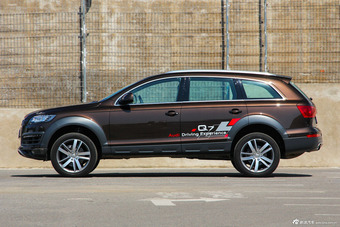 2014款奥迪Q7 35TFSI越野型