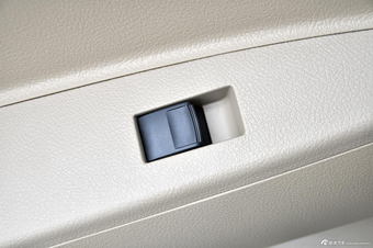 2013款汉兰达2.7L自动两驱紫金版5座