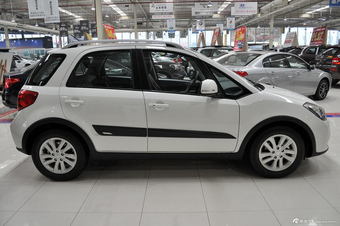 2013款天语SX4酷锐1.6L手动运动型