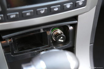 2012款奥轩GX5 2.4L手动四驱天窗版