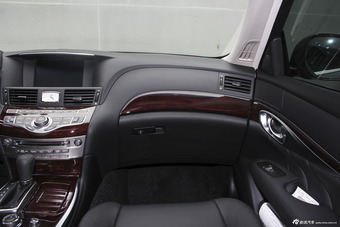 2015款英菲尼迪Q70L 2.5L豪华版
