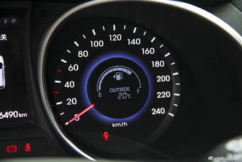 2013款改款全新胜达 2.0T 自动四驱顶级型