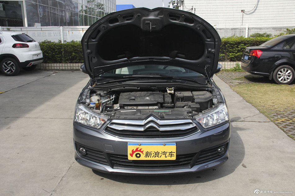 2013款世嘉三厢1.6L手动品尚型CNG