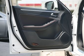 2014款奔腾B70 1.8T自动运动尊贵型