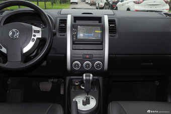 2015款东风风度MX6 2.0L CVT两驱梦想版