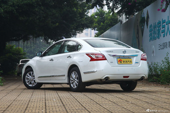 2015款天籁2.5L自动XL-NAVI Tech欧冠智享版