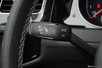 2015款高尔夫1.4TSI手动R-Line