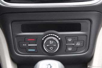 2015款东风风神L60 1.6L 手动新享型