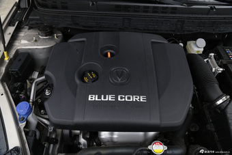 2015款悦翔V7 1.6L自动乐趣型