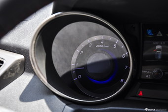 2016款长安CS75 2.0L手动领先型国5