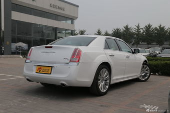 2014款克莱斯勒300C 3.0自动卓越版