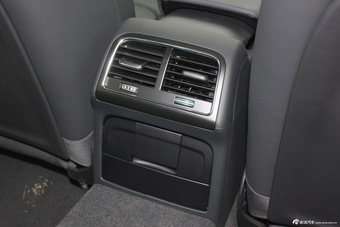 2015款奥迪A4L到店实拍