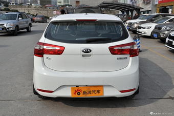 2012款起亚K2 1.4L自动炫酷纪念版两厢