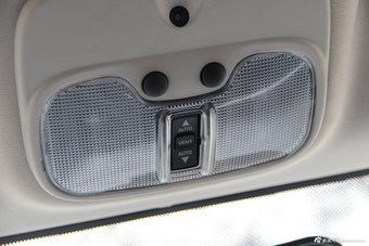 2014款指南者2.0L自动两驱豪华版