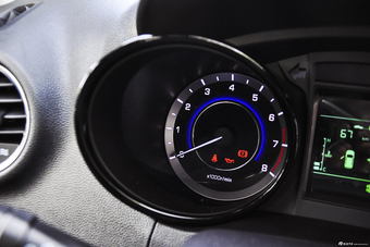 2016款长安CS15 1.5L手动豪华版