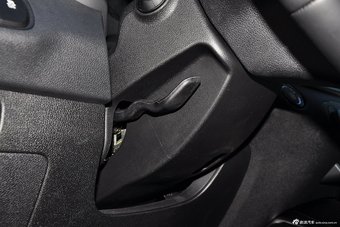 2015款索兰托L 2.4L GDI汽油四驱精英版