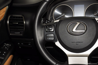 2015款雷克萨斯NX 2.5L自动300h全驱锋芒版