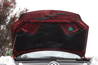 2015款东风风度MX6 2.0L CVT两驱梦想版