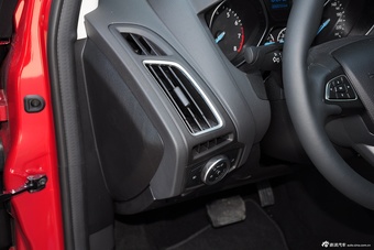 2015款福克斯两厢1.6L自动风尚型