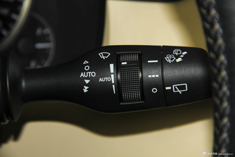 2015款雷克萨斯NX 2.0L自动200全驱锋尚版