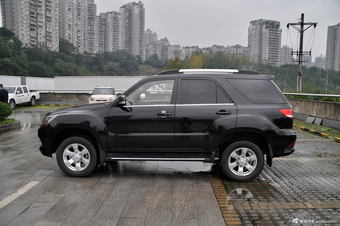 2012款奥轩GX5 2.0L手动两驱时尚版