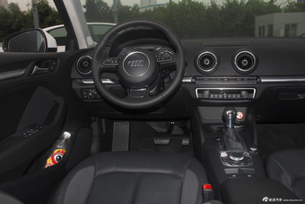 2015款奥迪A3 Limousine 1.8T自动40TFSI舒适型