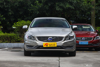 2016款沃尔沃S60L 2.0T自动 T5智驭版