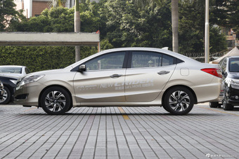 2016款凌派1.8L自动领先版