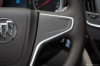 2015款君威2.0L自动领先时尚型