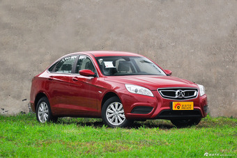 2014款绅宝D50 1.5L手动标准版