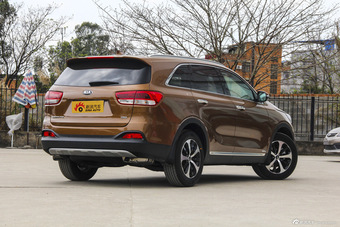 2015款索兰托L 2.2T自动柴油四驱精英版 5座