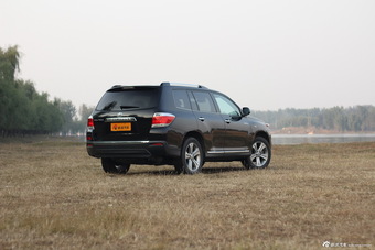 2013款汉兰达2.7L自动两驱紫金版