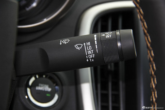 2013款君越2.4L SIDI自动精英舒适型