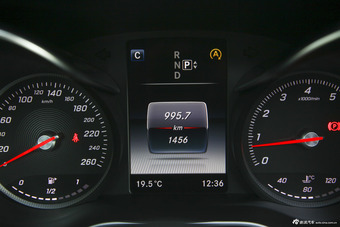 2015款奔驰C级C200 2.0T自动运动版 4MATIC