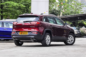 2016款自由光2.4L自动领先版