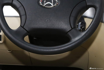 2016款睿行M90 2.0L手动标准型平顶掀背门