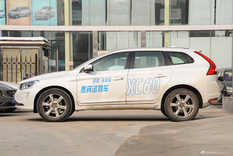 2016款沃尔沃XC60 2.5T自动 T6 AWD智越版