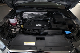 2013款奥迪Q3 40TFSI quattro四驱豪华型