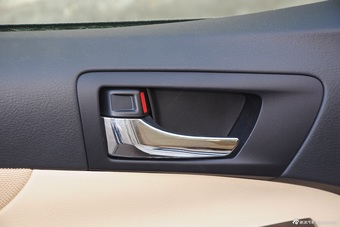 2015款凯美瑞2.0E精英版