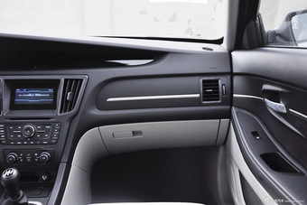 2014款绅宝D50 1.5L手动标准版