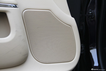 2015款捷豹XJL 2.0T两驱典雅商务版