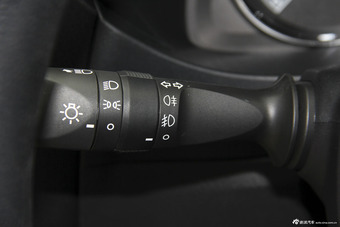 2015款雷凌1.6G CVT橙色限量版