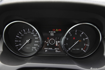 2015款揽胜极光2.0T 5门耀动版