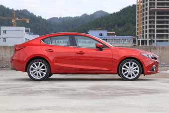 2016款马自达3昂克赛拉2.0L自动三厢旗舰型