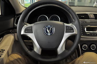 2013款睿骋2.0L自动豪华型