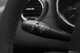 2015款东风标致3008 2.0L自动潮流版