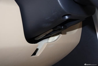 2015款绅宝D20自动两厢1.5L自动乐天版